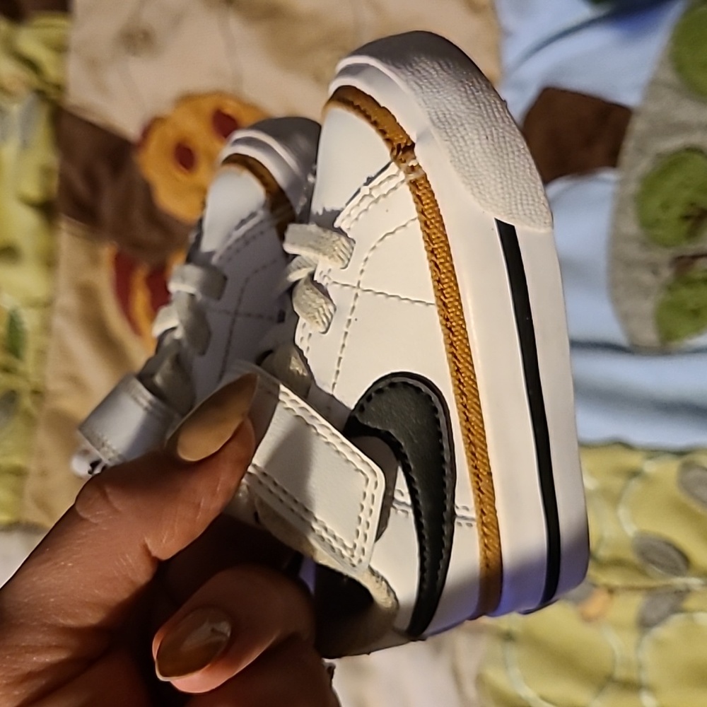 Nike Courtside shoes Baby size 2c